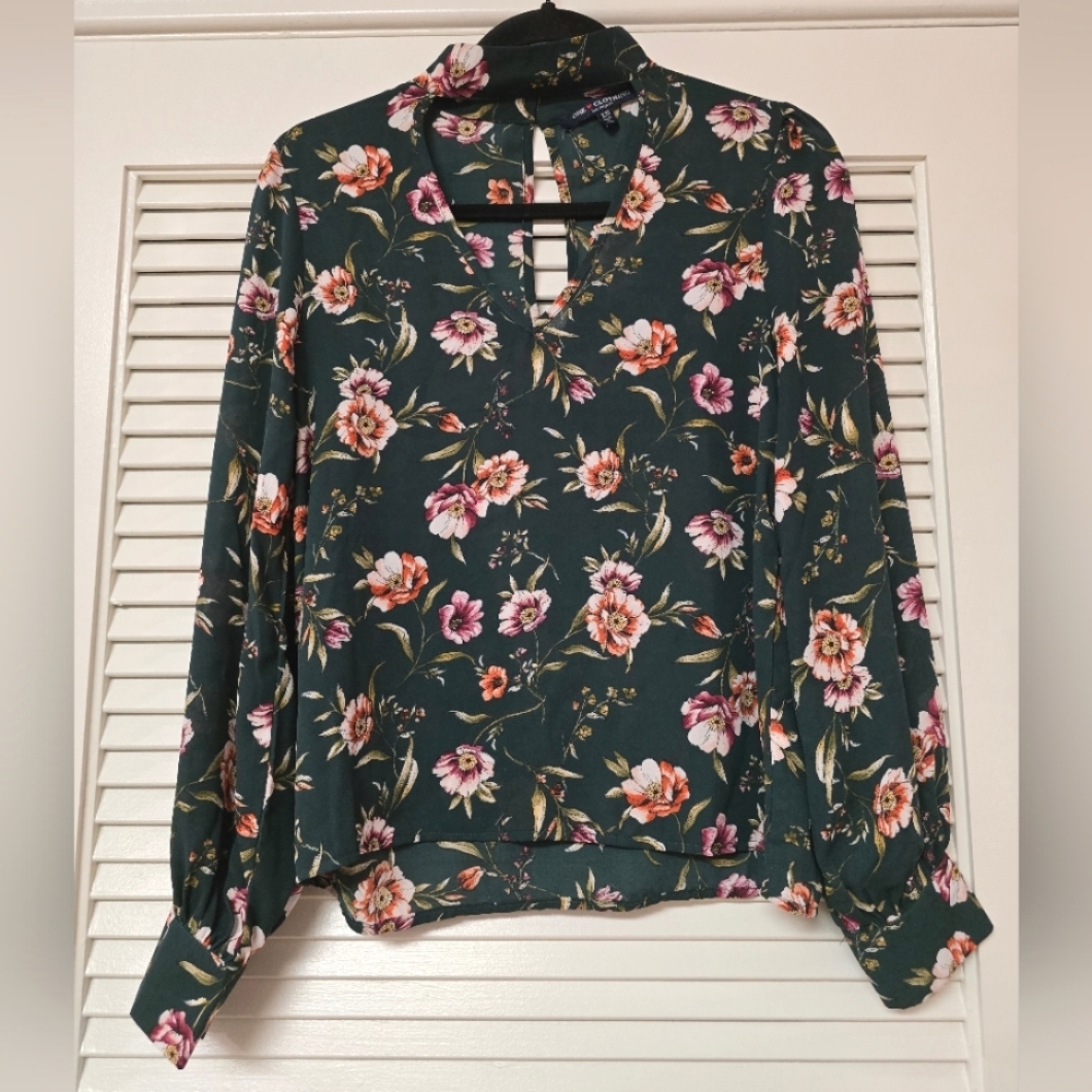 One ❤️ Clothing - Floral Lightweight Long-Sleeve Top